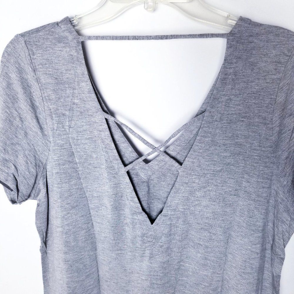 NEW Chaser Womens Size Medium Gray Strappy Back Ruffle Hem Short Sleeve Top - Picture 5 of 10
